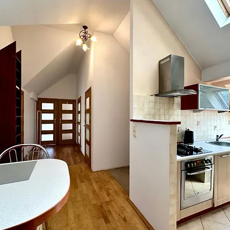 Homestay Przy Skm Wyscigi *