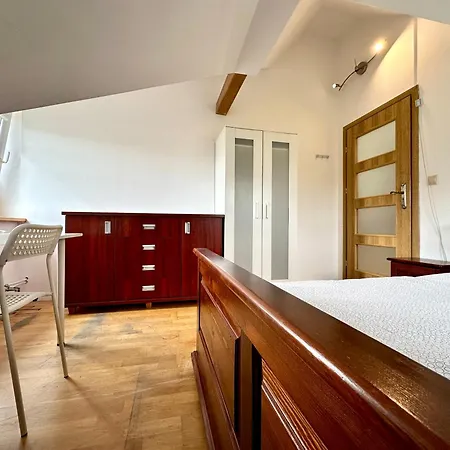 Privatunterkunft Przy Skm Wyscigi *